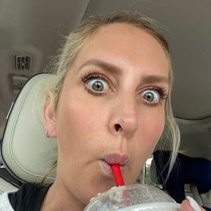 Meet your Posher, Rayne